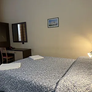 https://clarian.it-romehotels.com
